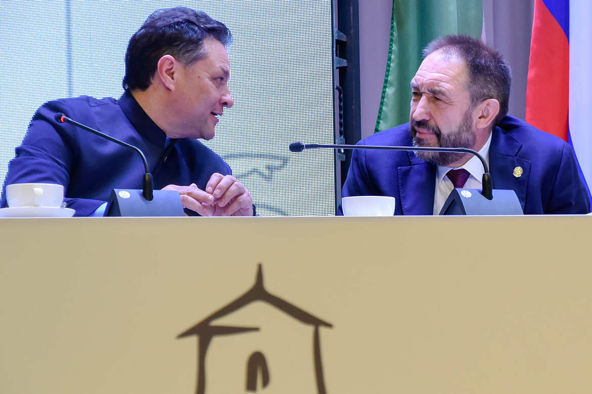 Елабужский район удерживает лидирующие позиции в рейтинге социально-экономического развития республики: ВТП составил 535 млрд рублей, а предприятиями отгружено продукции почти на 1,2 трлн рублей. Вместе с тем на сессии района Алексей Песошин обратил внимание на нехватку кадров, долги по налогам и работу с мигрантами.