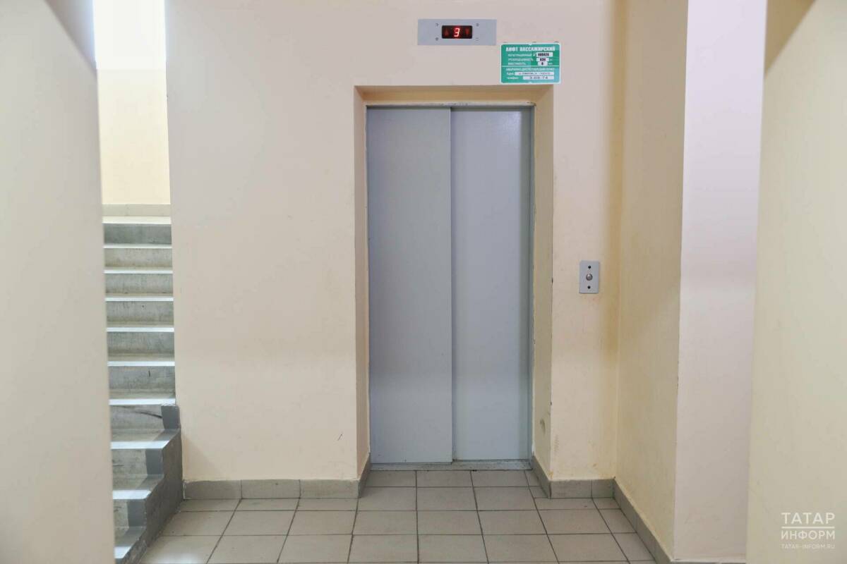 Юрист рассказал, кого оштрафуют за сломанный домовой лифт