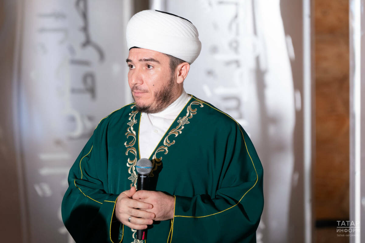 Ильфар хазрат Хасанов выступил на первом ифтаре в Казани