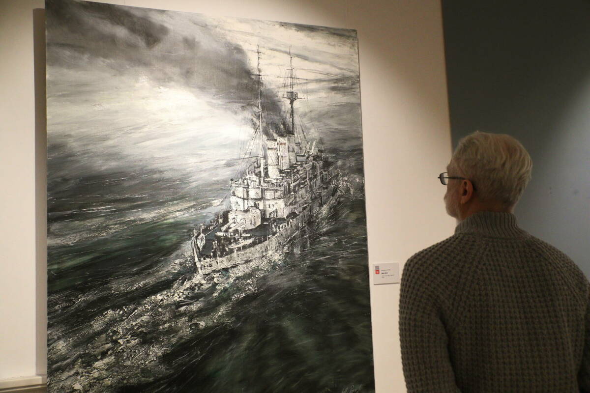 25 художников и «С нами Бог!»: в «Хазинэ» развернулась выставка Академии художеств