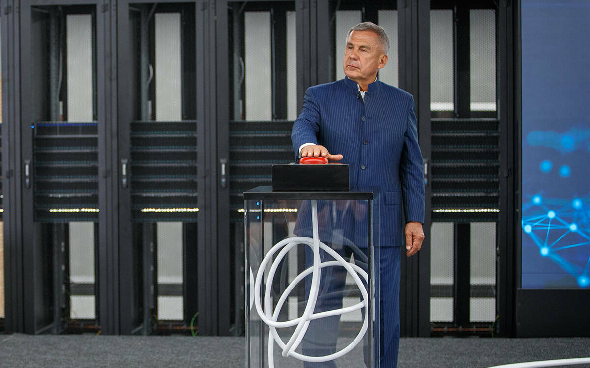 Идею создания специальных энергетических зон для размещения центров обработки данных – с единым тарифом и ускоренным подключением к сетям – обсуждают в России. Для Татарстана, где ЦОДы уже обеспечили 42% прироста электропотребления в 2025 году, а вычислительные мощности для развития ИИ планируют увеличить в 30 раз, эта тема особенно актуальна.