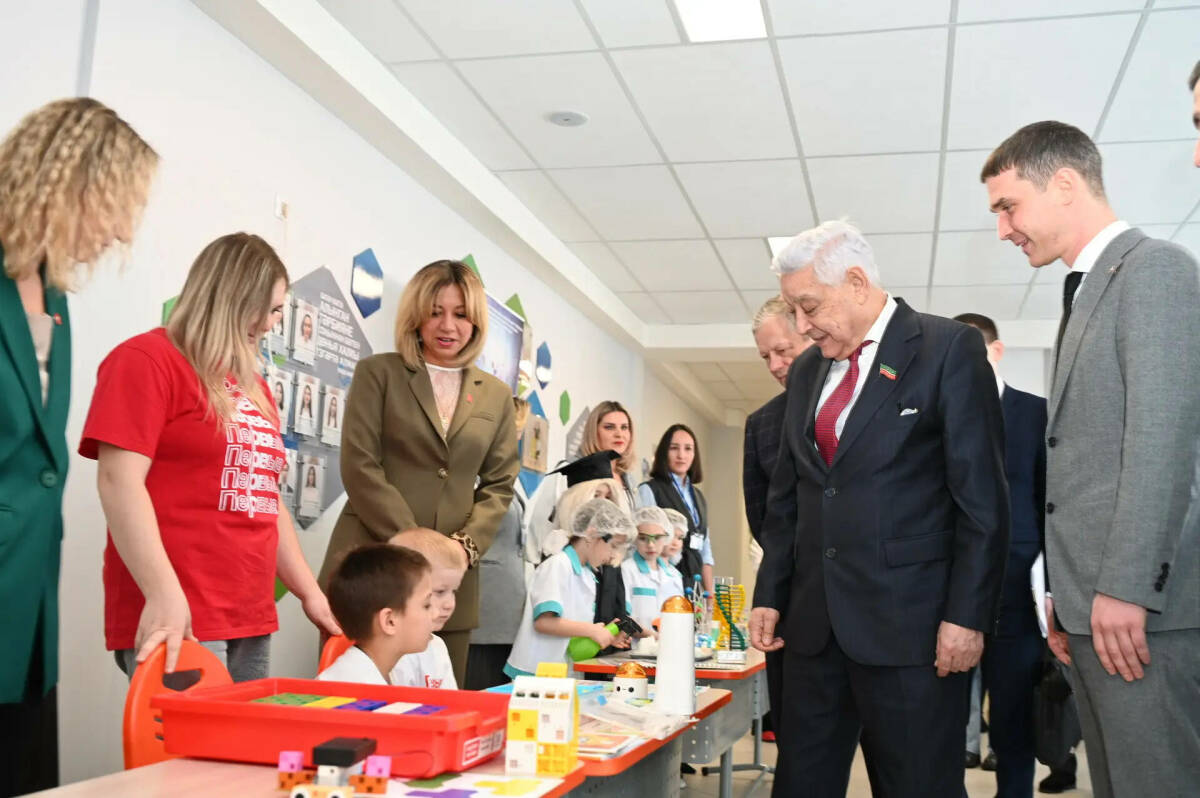 Фарид Мухаметшин оценил работу химико-технологического лицея в Менделеевске