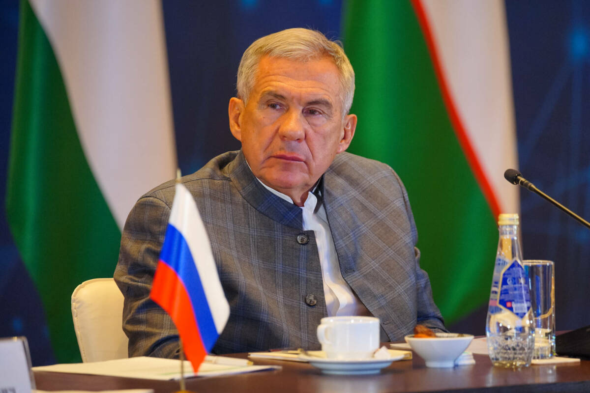 Минниханов посетил копию Албазинского острога и военно-патриотический парк «Патриот»