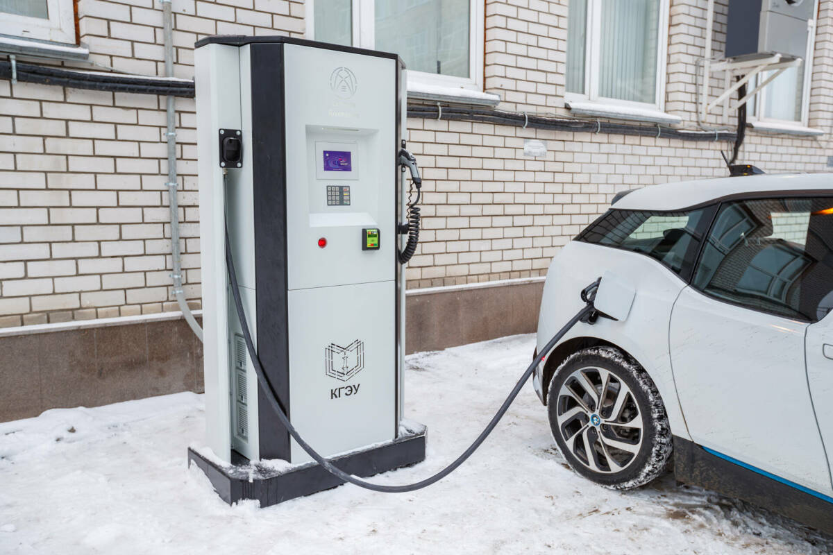 В Казани сделали временными разрешения на бесплатную парковку электромобилей