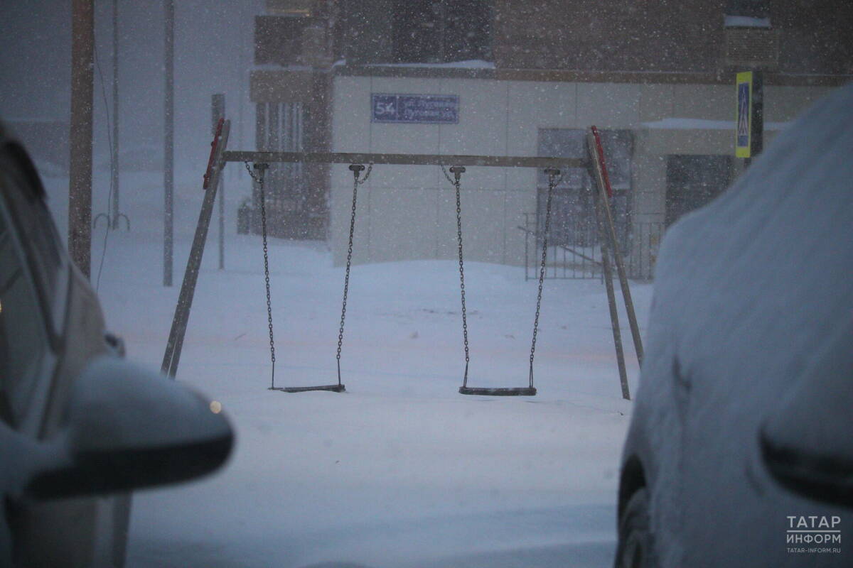 В последний день зимы на Татарстан опять обрушатся снегопады и метели, возможен гололед