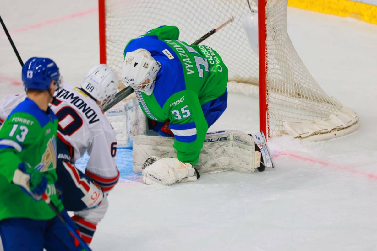 Вязовой - творец победной серии «Салавата»: уфимцы уже обошли «Нефтехимик» на «Востоке»