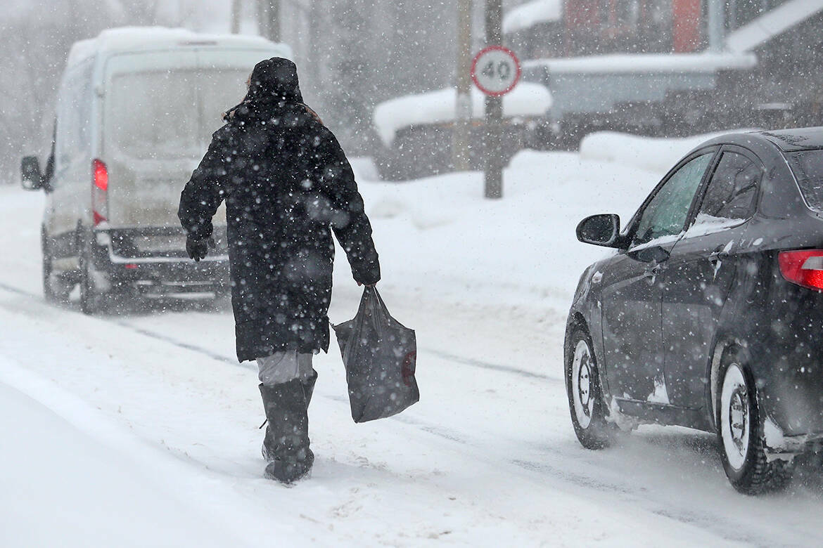 После рекордного снегопада Татарстан готовится к аномальному похолоданию. Впрочем, морозная передышка будет недолгой – уже в субботу синоптики прогнозируют новую волну сильных осадков. Какой будет погода в ближайшую декаду и весь февраль, «Татар-информу» рассказали специалисты.