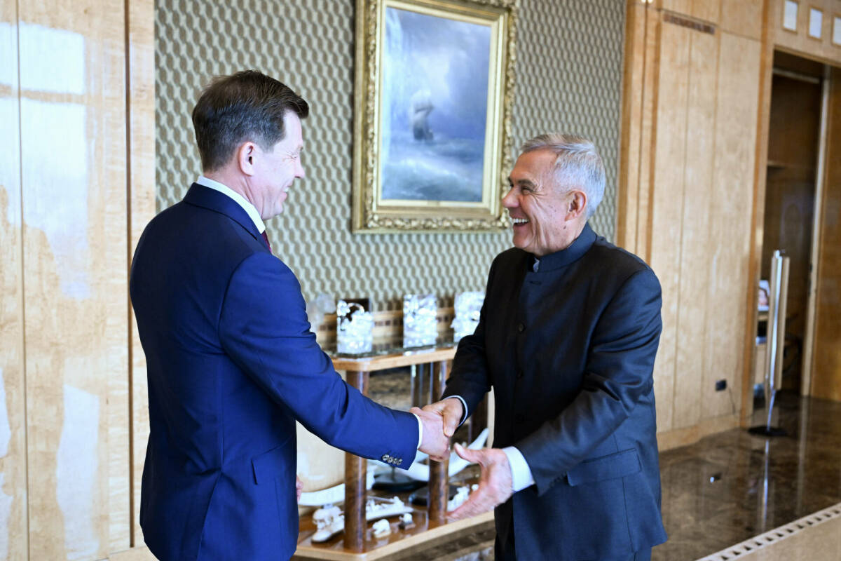 Рөстәм Миңнеханов Россия Биатлончылар берлеге президенты Виктор Майгуров белән очрашты