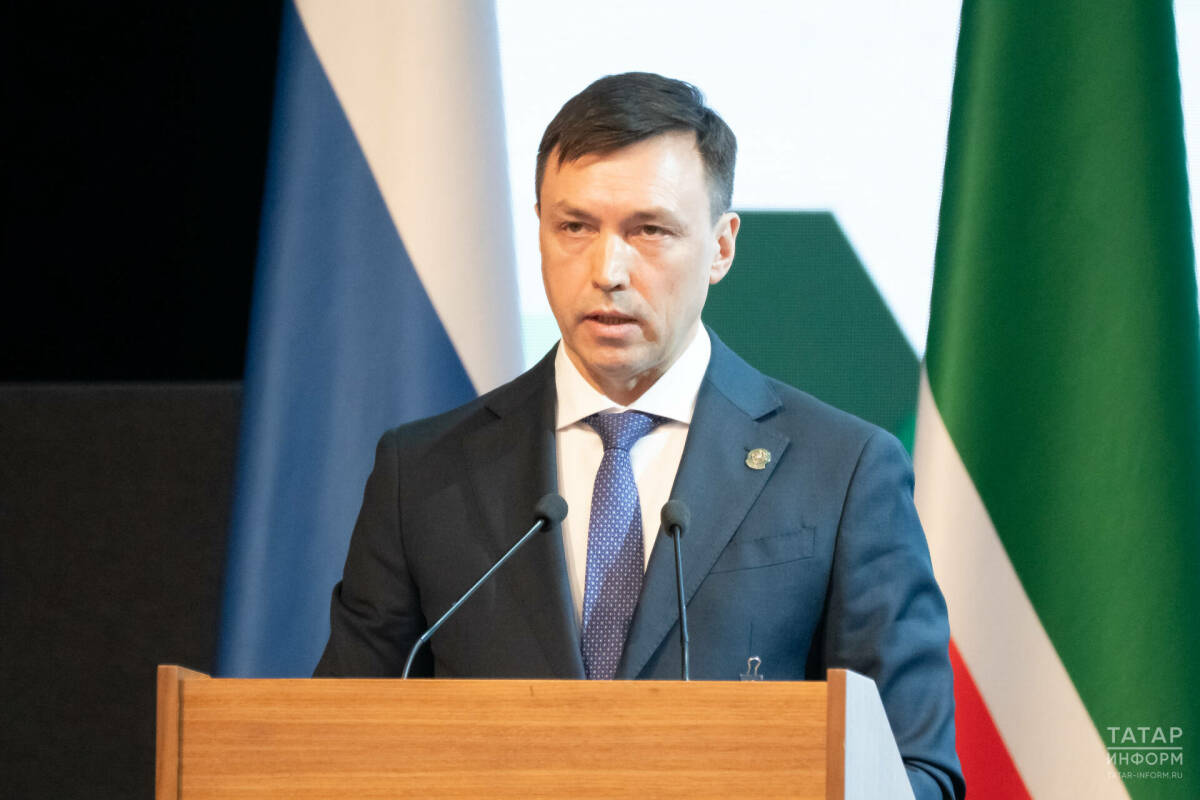 Аглиуллин предложил включить в оборот или ликвидировать заброшенную недвижимость