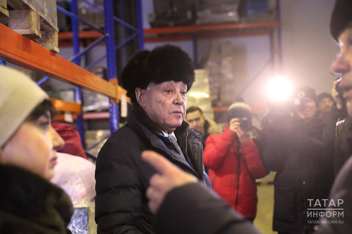 «Возвращайтесь с победой»: Татарстан отправил в ЛНР 100 тонн гуманитарного груза