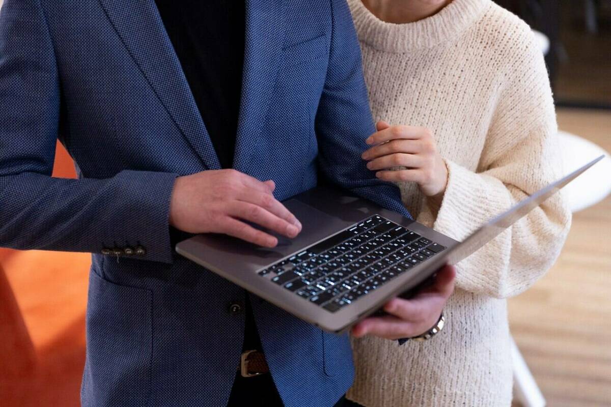 Мужчины готовились к 8 Марта активнее, чем женщины к 23 Февраля