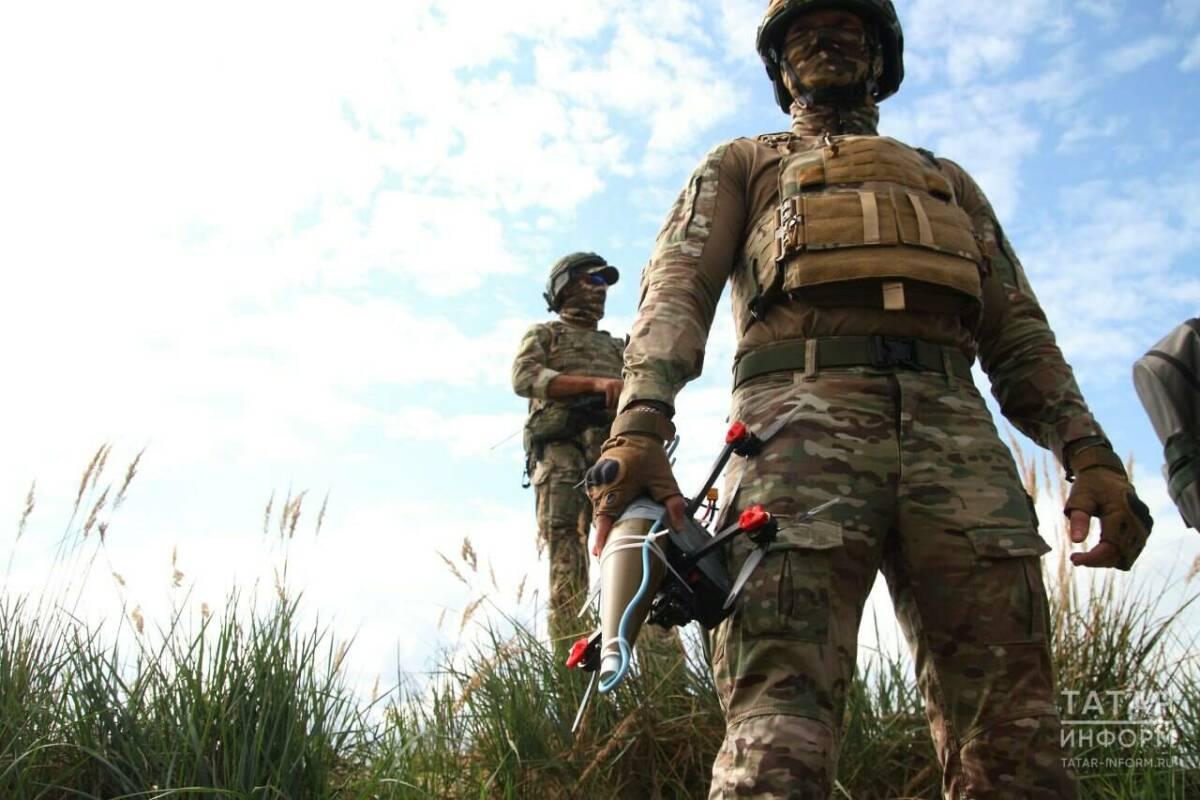 Пилотсыз системалар гаскәрендә БПЛА операторлары фронт сызыгыннан 15-20 км ераклыкта эшли