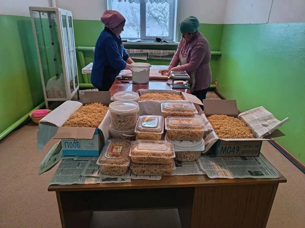Полтонны домашней лапши отправили волонтеры из села Татарские Саралы бойцам СВО