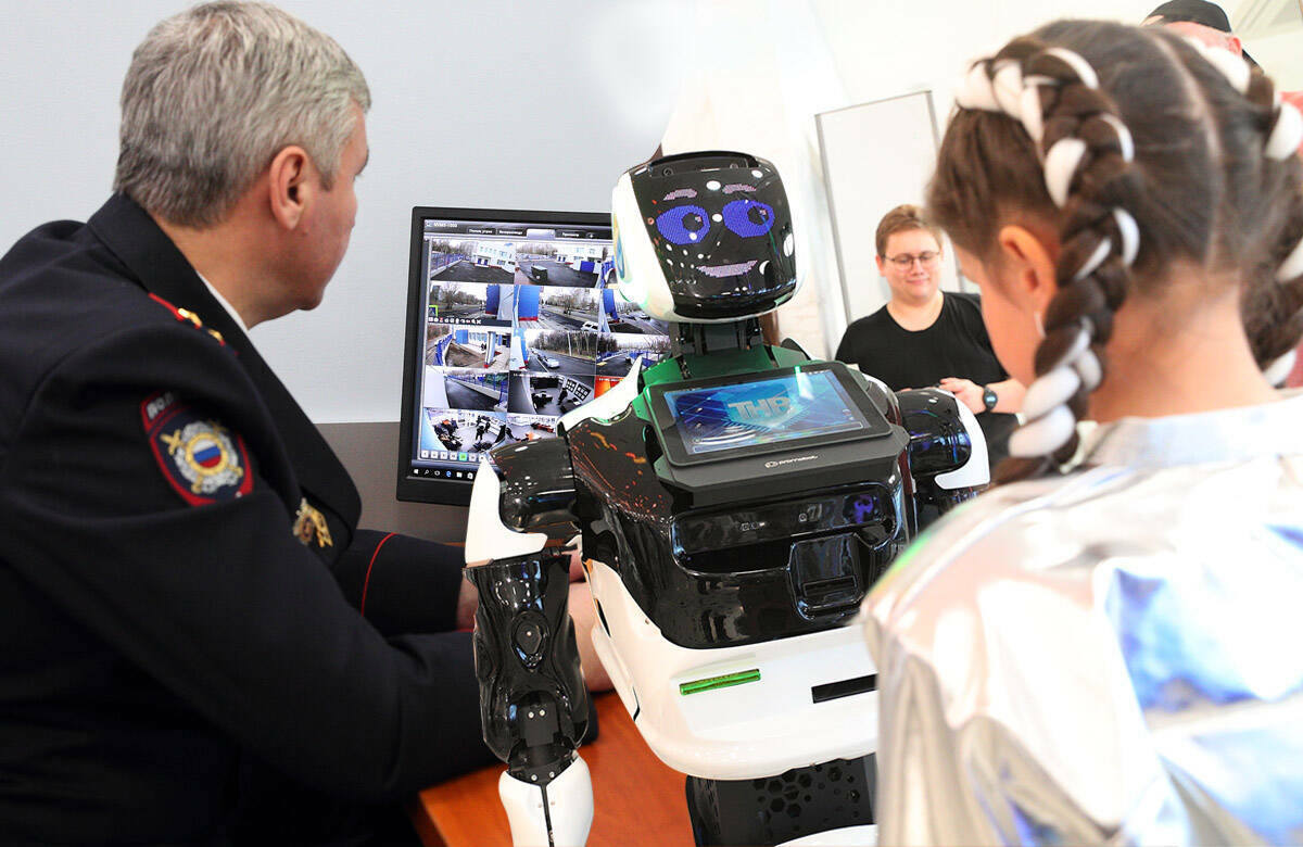 Комиссия Минниханова по ИИ, защита школ от террора и буллинга, 20-й РВФ: акценты недели