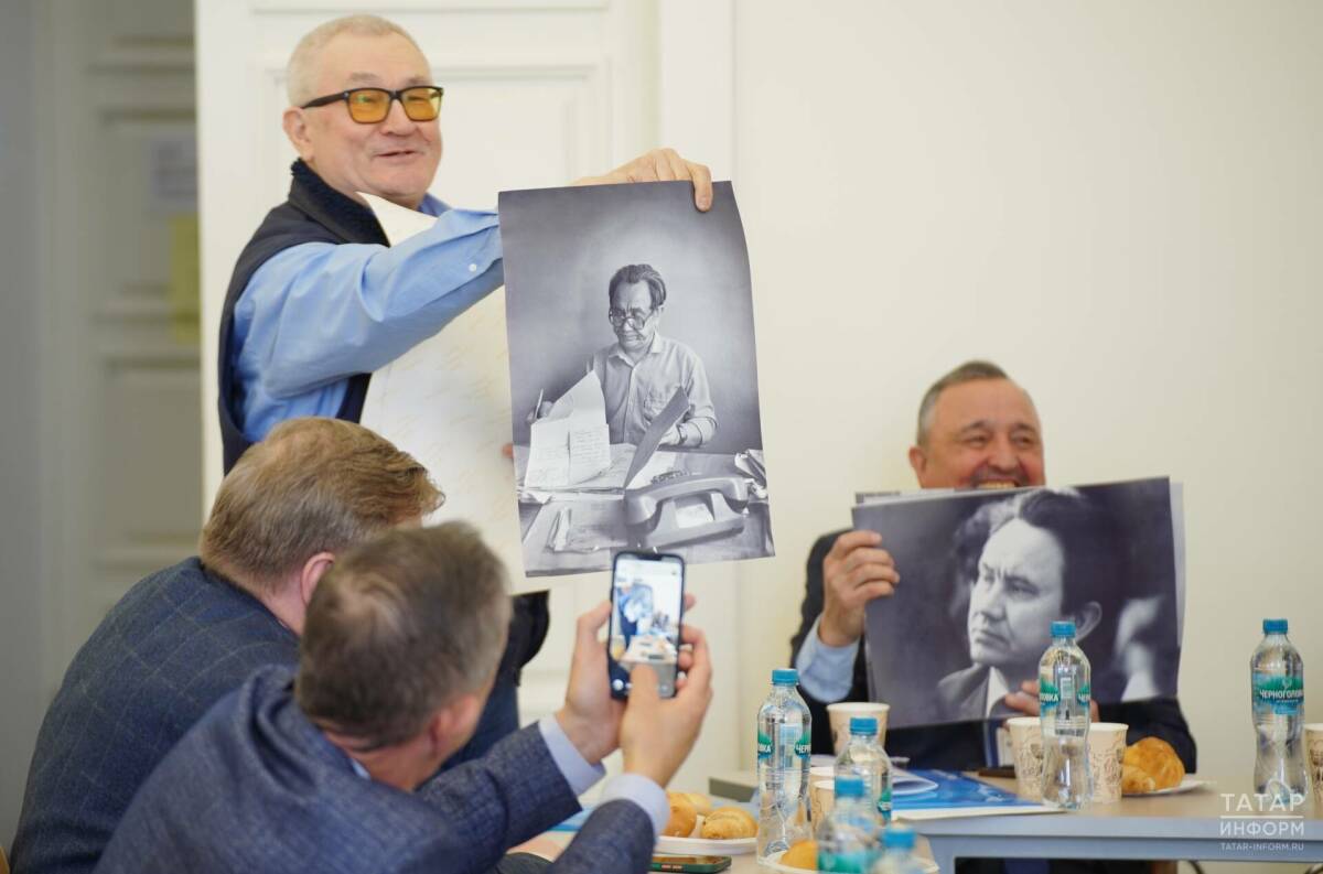 «Объединяющая личность»: в Казани почтили память основателя журфака КГУ Флорида Агзамова