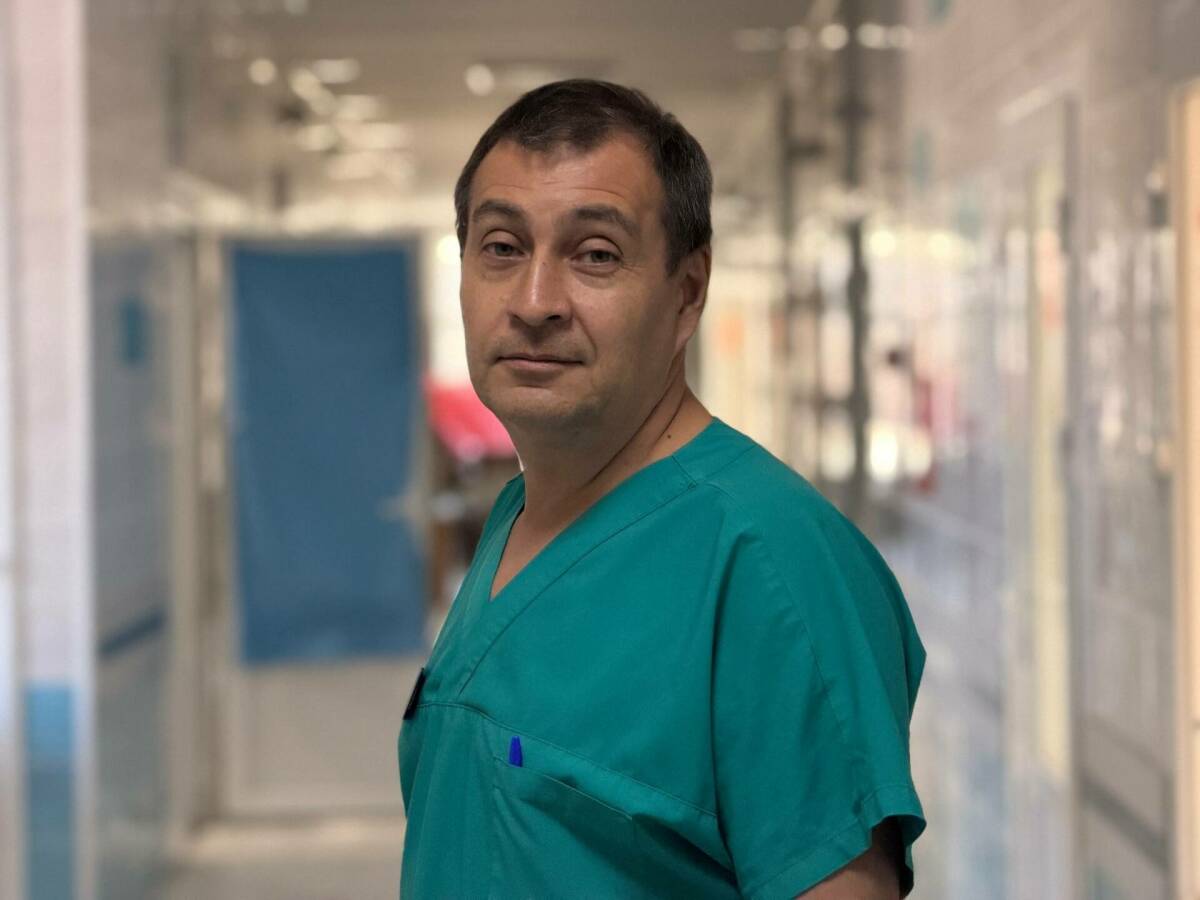 «Здесь врачу нужно быть универсальным»: хирург из Казани рассказал о работе в Рубежном