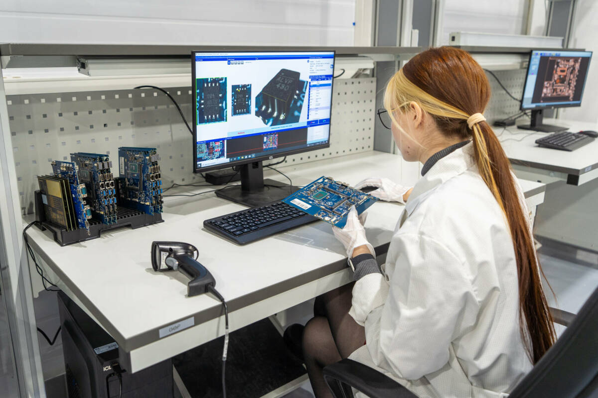 Правительство России утвердило перечень профессий, которые необходимы для технологического лидерства страны. Список включает в себя более 500 различных специальностей – от ИИ до фармацевтики. На что повлияет такое решение и какие преференции будут доступны студентам этих профессий – в материале «Татар-информа».