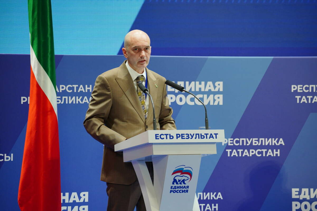 Азат Кадыров предложил ввести ограничения доступа в интернет несовершеннолетним по ночам