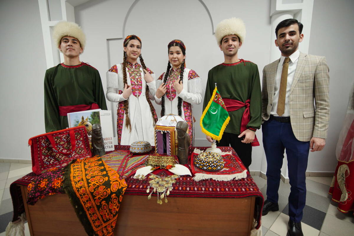 В КФУ прошел Международный весенний фестиваль «Науруз»