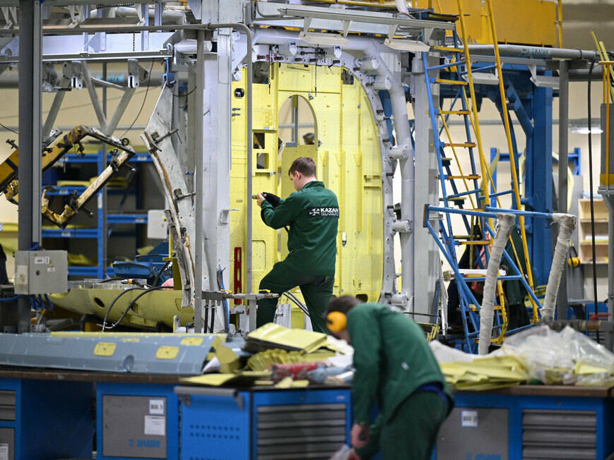 В Производственно-учебном центре КВЗ проходят обучение почти 800 школьников