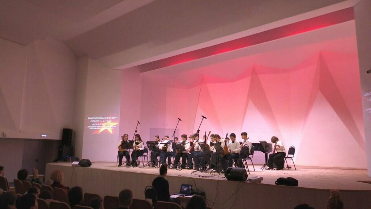 «Доблесть – в сердце, музыка – в душе»: в Нижнекамске прошел концерт в поддержку СВО