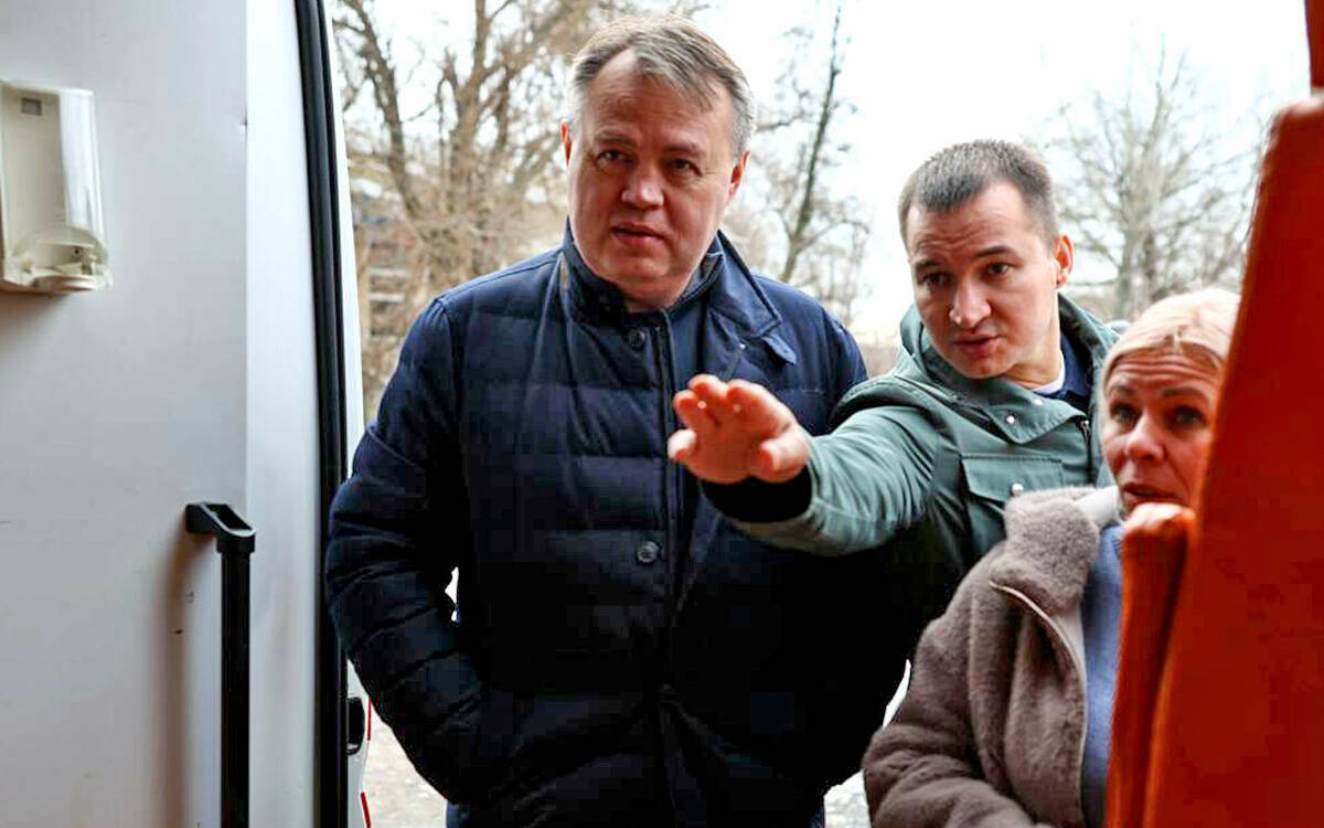 Заместитель Премьер-министра Татарстана Ринат Садыков, курирующий работу в Лисичанске и Рубежном Луганской Народной Республики, вместе с министром здравоохранения РТ Альмиром Абашевым посетили подшефные города