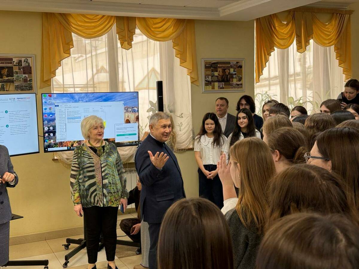 В Академии наук проходит форсайт-сессия ко Дню наставника