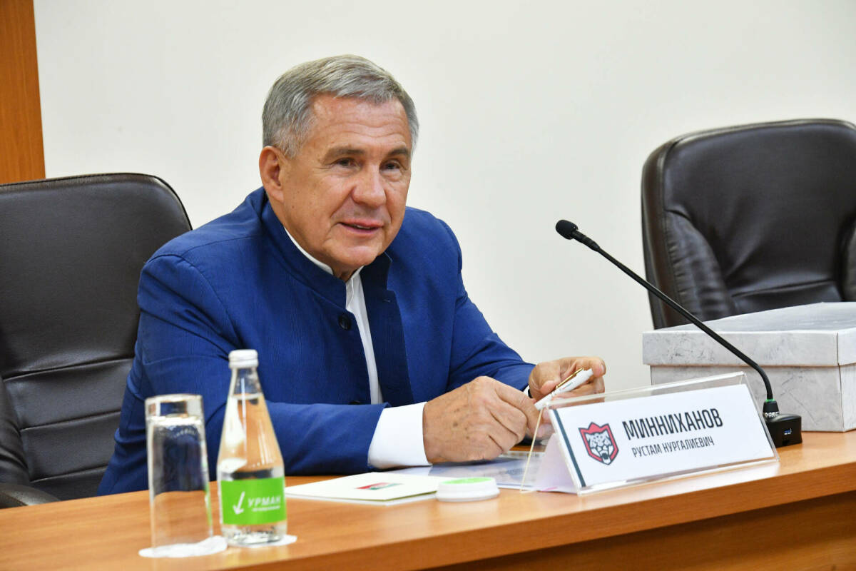 «Татарстан будет с вами» - Минниханов напутствовал «Ак Барс» перед стартом плей-офф