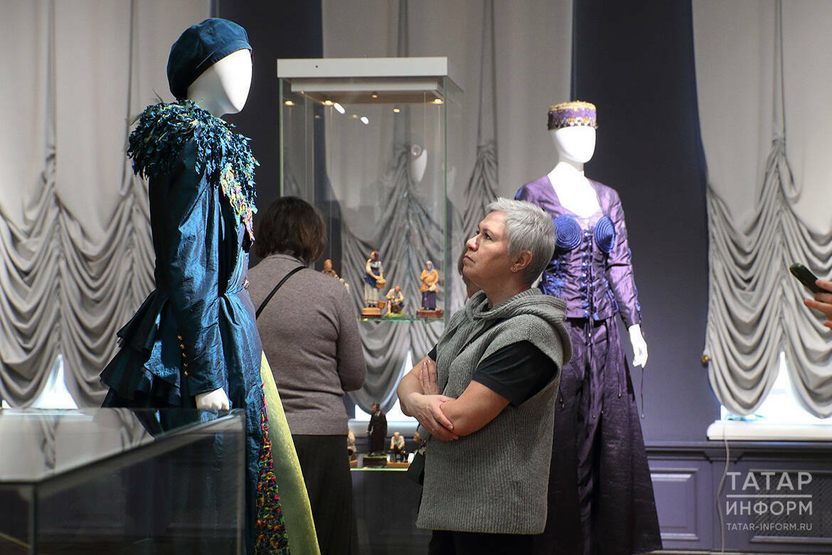 В Музее ИЗО открылась выставка сценических костюмов «Мир театра – мир музея»