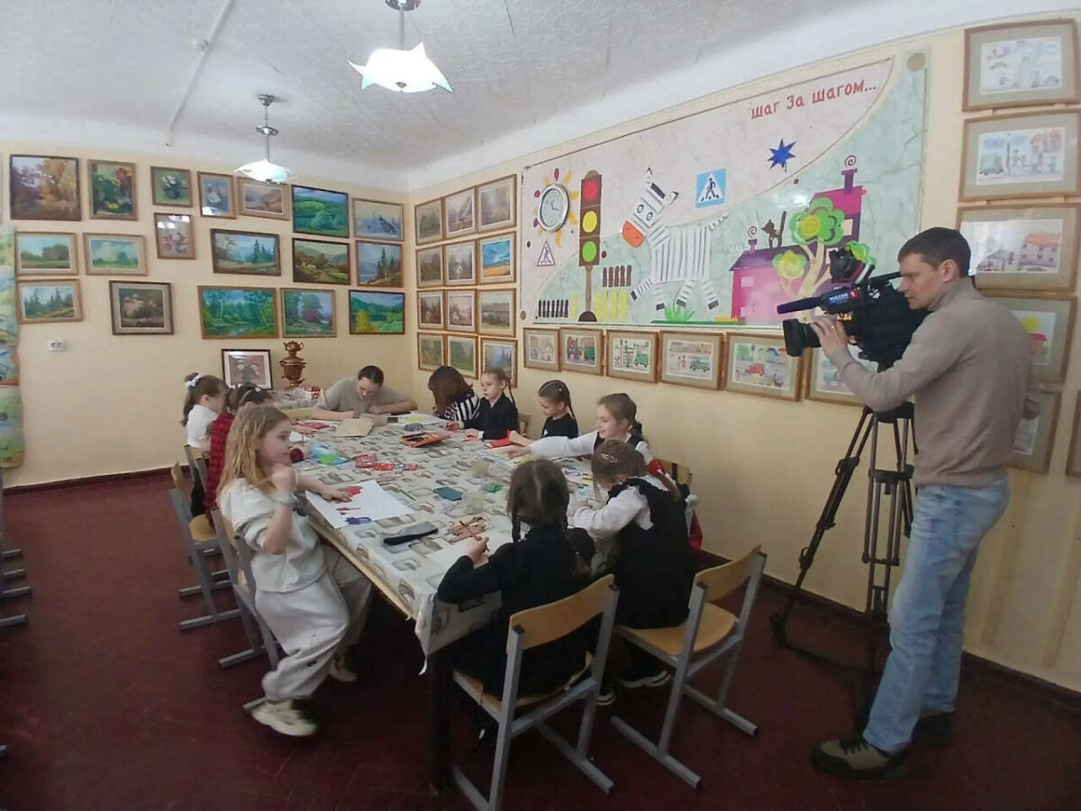 В Татарстане стартовал 20-й конкурс детского рисунка «Дети рисуют страну»