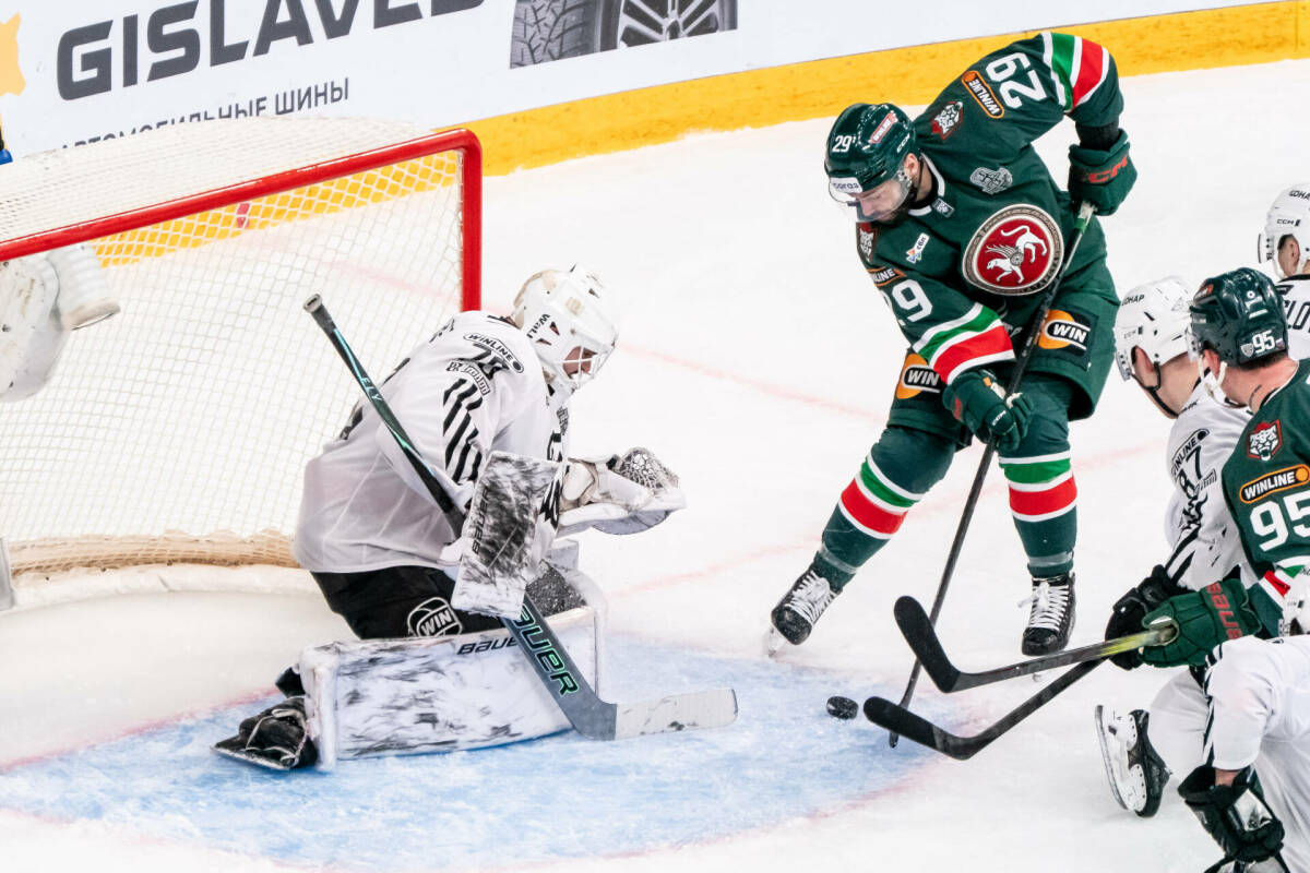 Чуйка Гатиятулина и вратарский вопрос «Трактора»: «Ак Барс» с победы стартовал в плей-офф