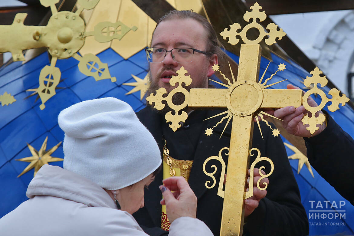 «Чаще о Библии спорят те, кто ее ни разу не открывал»: батюшка о комментариях в Сети