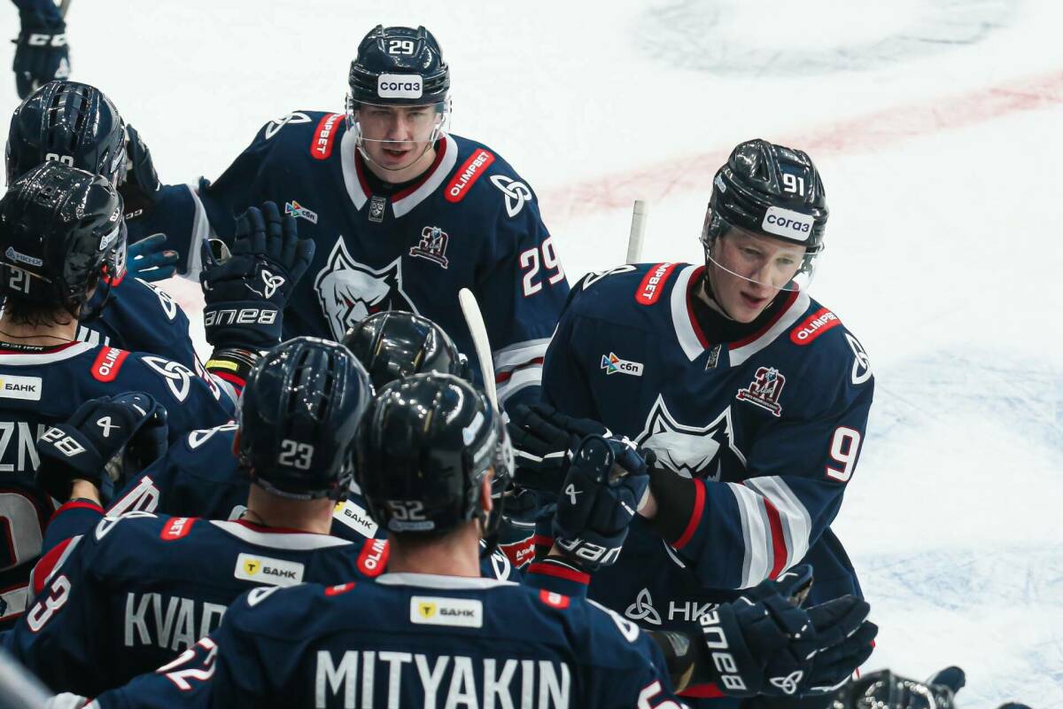 «Нефтехимик» в драматичном овертайме вырвал победу у «Авангарда» и восстановил равновесие