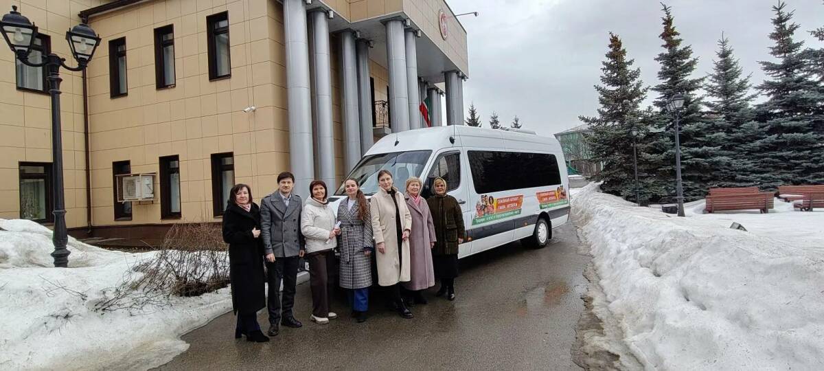 В Зеленодольск прибыл «Семейный автобус»: семьи получили помощь разных экспертов