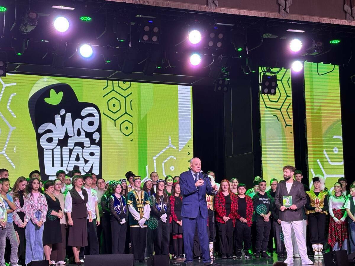 Татарская КВН-лига расширяется: на фестивале «Әйдә ШаяРТ» соревновались 25 команд