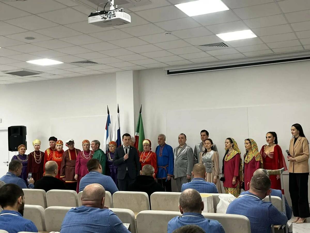 Творческий коллектив Дома Дружбы народов РТ выступил в военном госпитале