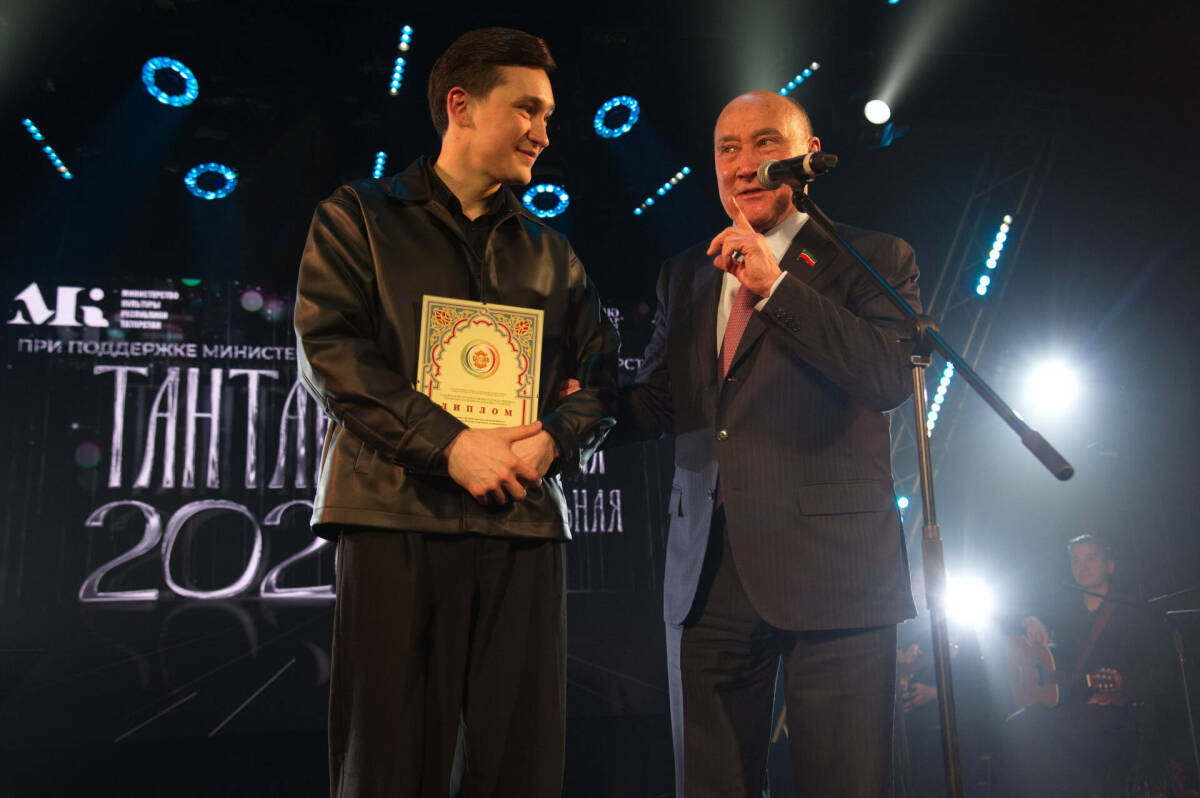 Церемония вручения ежегодной театральной премии «Тантана» прошла накануне в Атнинском драматическом театре имени Тукая. Кому достались призы за лучшие спектакли и актерское мастерство – в материале «Татар-информа».