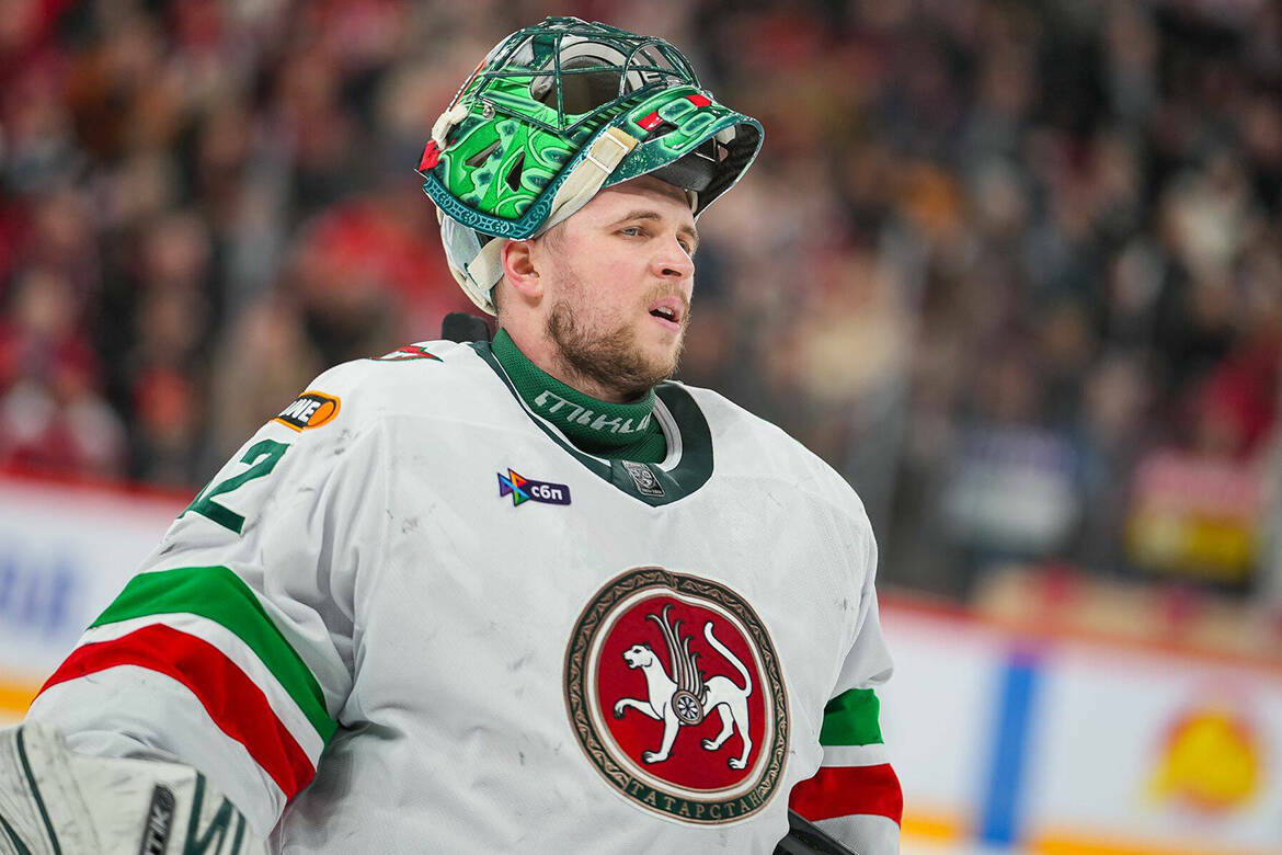 Основной голкипер «Ак Барса» Тимур Билялов получил травму в недавнем матче с «Трактором» (1:0). По предварительным данным, у вратаря, согласно формулировкам КХЛ, повреждение нижней части тела. На какой срок выбыл Билялов, кто его подменит в ближайших встречах «Ак Барса» – в материале «ТИ-Спорта».