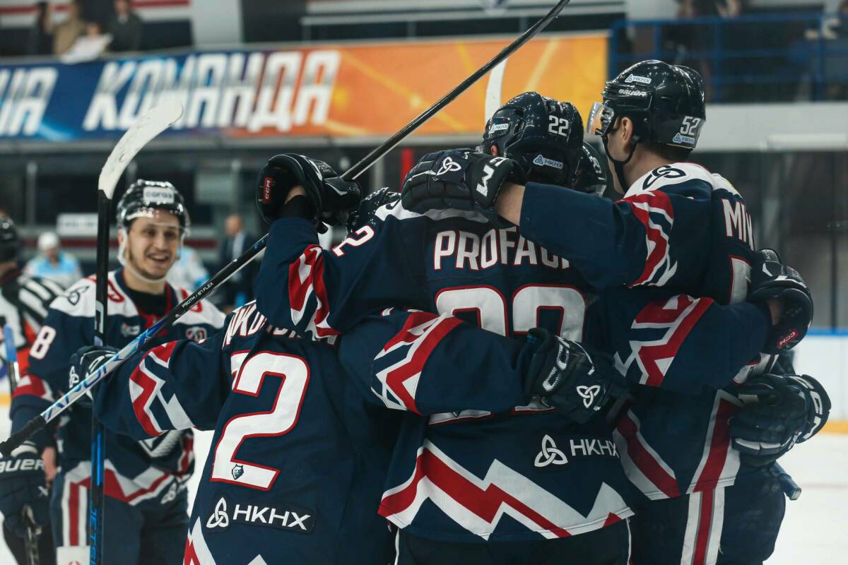 Во время рукопожатия между игроками «Амура» и «Нефтехимика» произошла драка (видео)