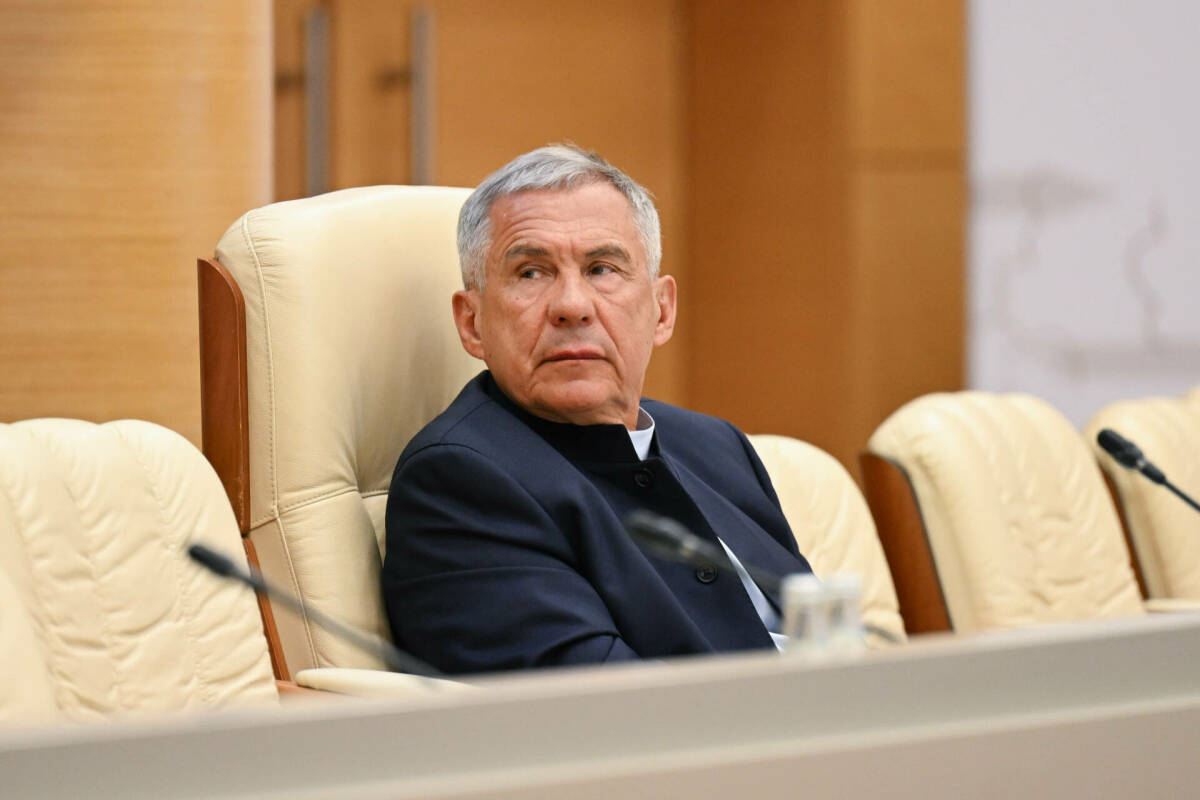 Минниханов призвал ученых «выходить из стен лаборатории»