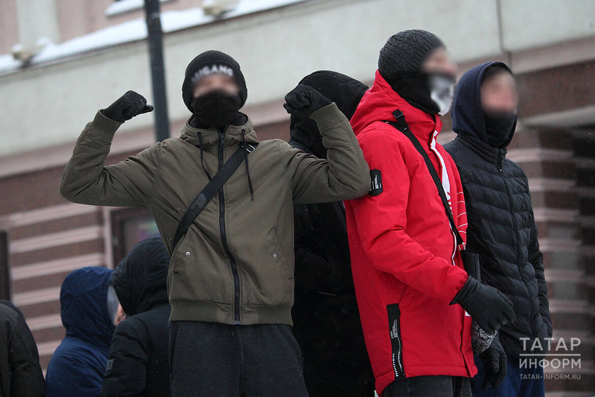 «Если у ребенка нет авторитета в семье, он найдет его вне дома»: как вербуют террористы