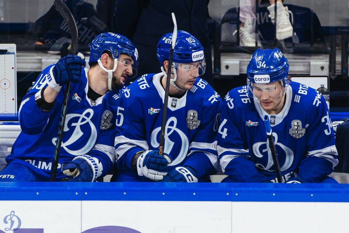 Московское «Динамо» первым среди клубов КХЛ покинуло розыгрыш Кубка Гагарина. Подопечные Вячеслава Козлова уступили в серии с минским «Динамо» 0:4. Сенсация или же все-таки логичное стечение обстоятельств для «бело-голубых». Ответы – в материале «ТИ-Спорта».