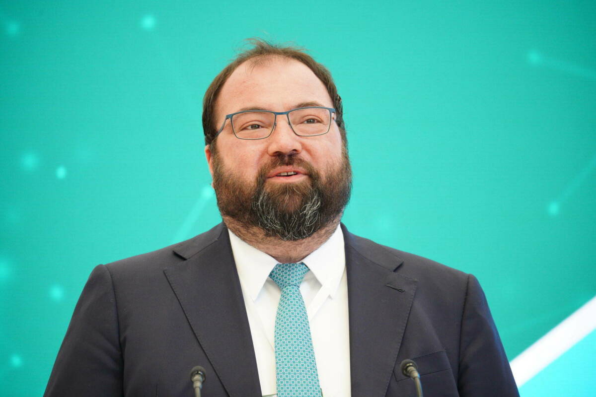 Шадаев рассказал о поставленной перед Минцифры РФ задаче снизить использование VPN