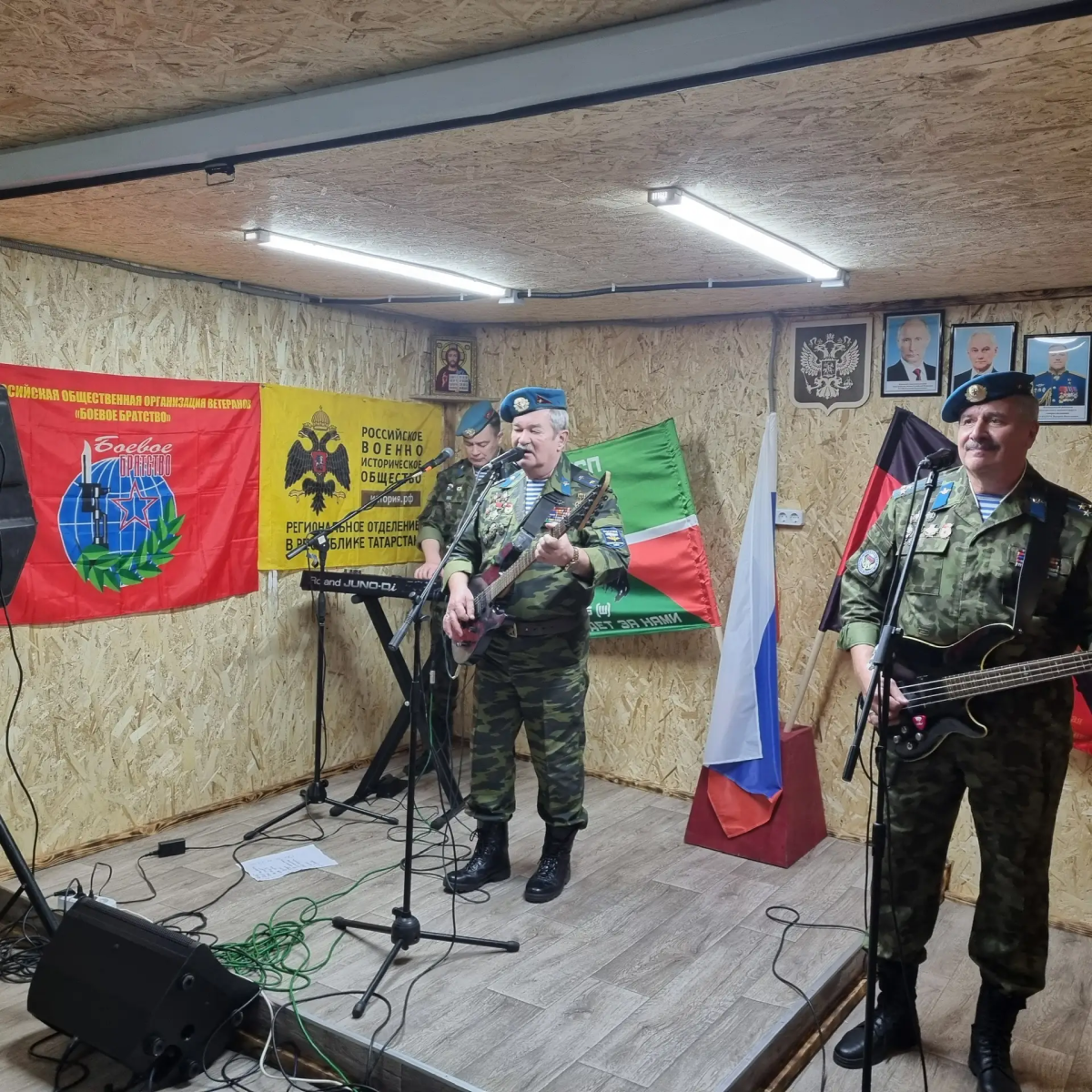 Ансамбль «Голубые береты» дал серию концертов для участвующих в спецоперации бойцов из РТ
