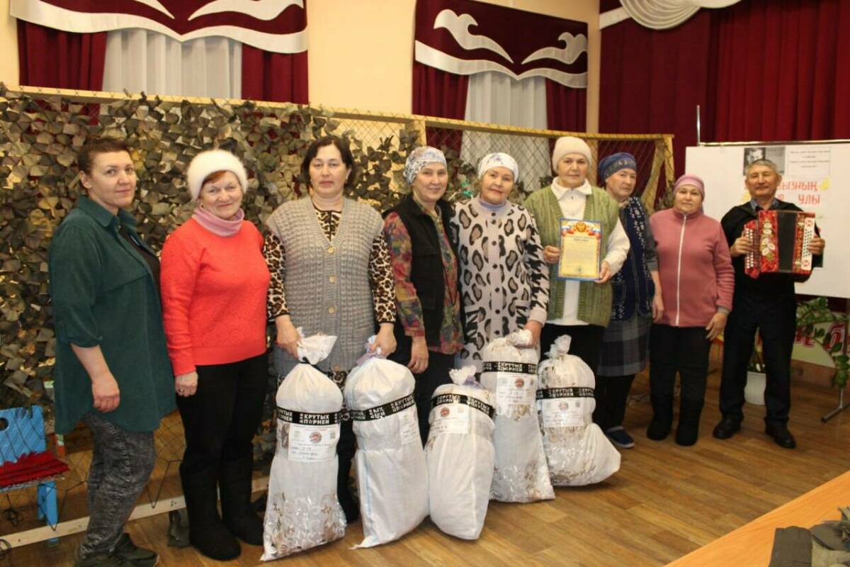 Жители одного из сел РТ изготовили более 3 тыс. окопных свечей и 200 масксетей для СВО