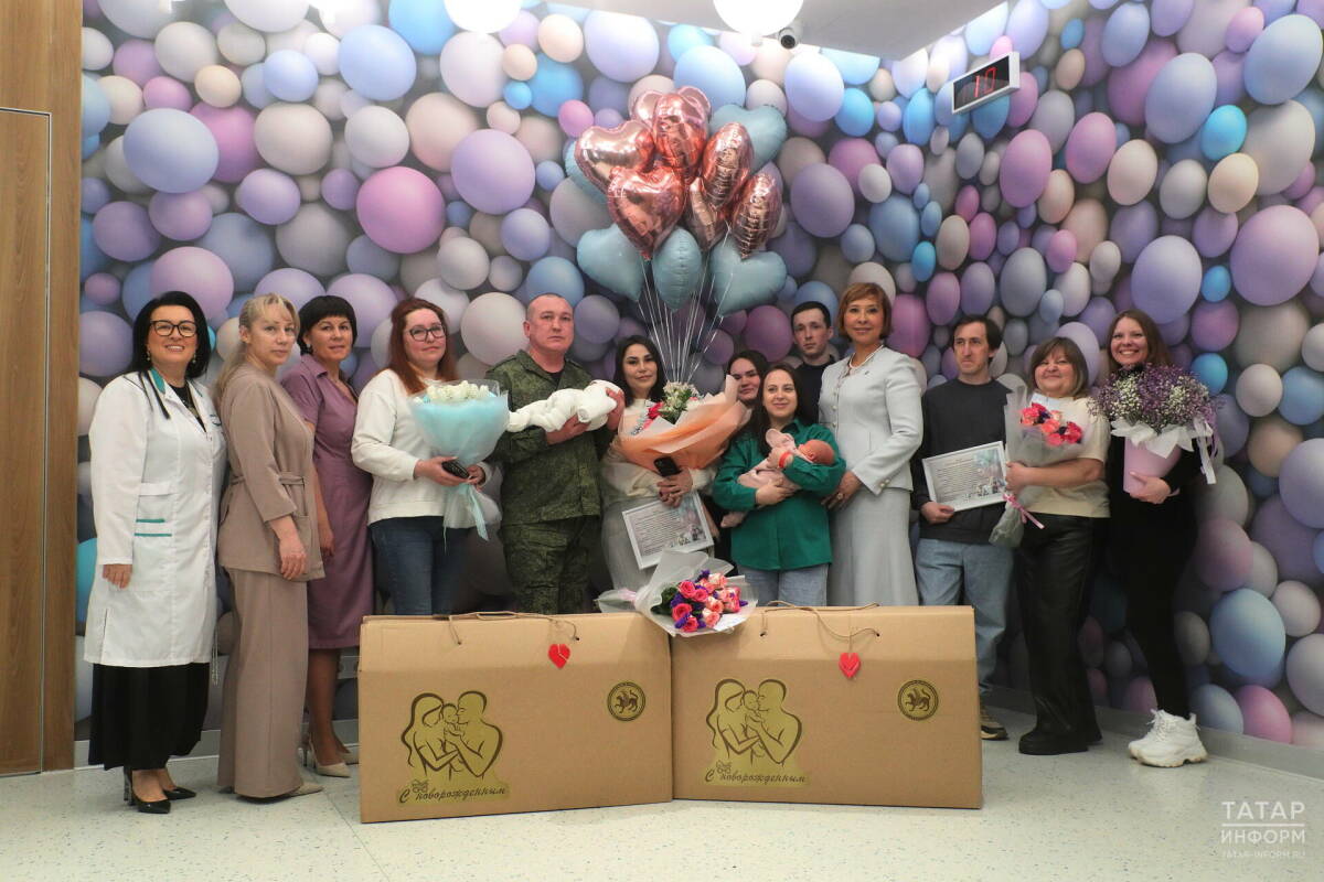 Врачи были рядом, пока мужья далеко: жен бойцов СВО выписали из роддома горбольницы №7