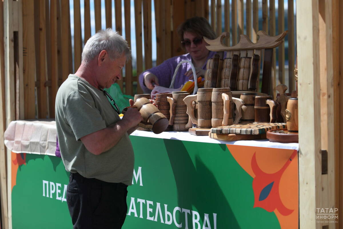 Путин үзмәшгульләр өчен штрафлар практикасын өйрәнергә кушты
