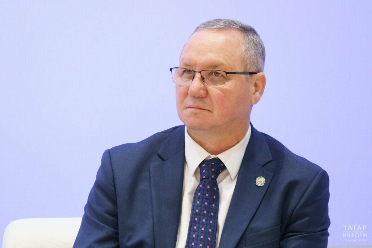 Салимгараев рассказал, какие каналы информации используют жители Татарстана