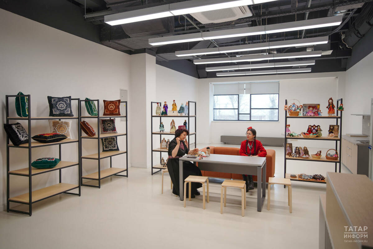 В обновлённом ЦУМе откроется шоурум КАЗГИКа с этническими костюмами и сувенирами