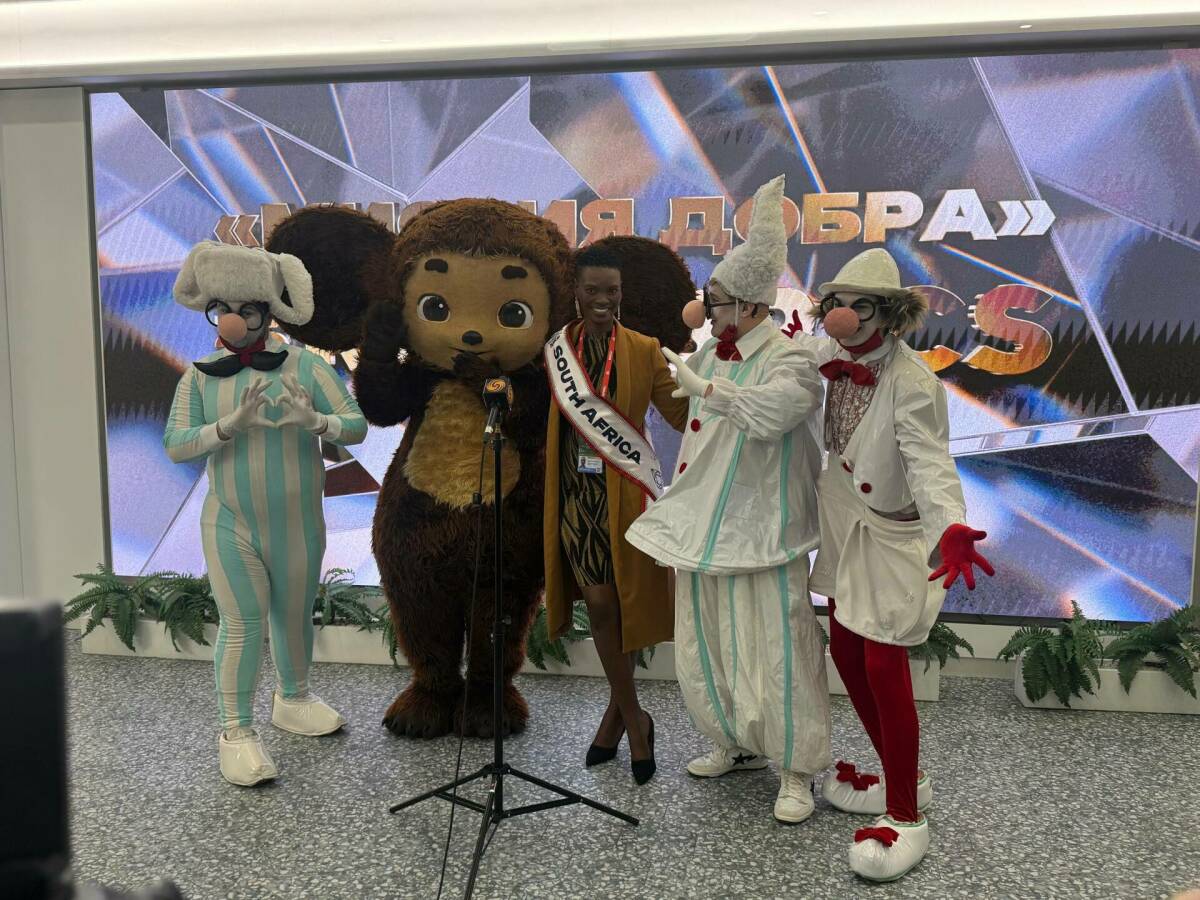 В ДРКБ прошла благотворительная акция с участием конкурсанток «Мисс БРИКС»